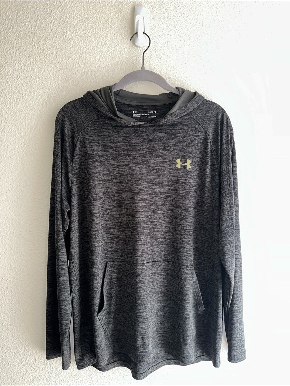 Under Armour | Heather Charcoal Hooded Performance Pullover | Mens L
